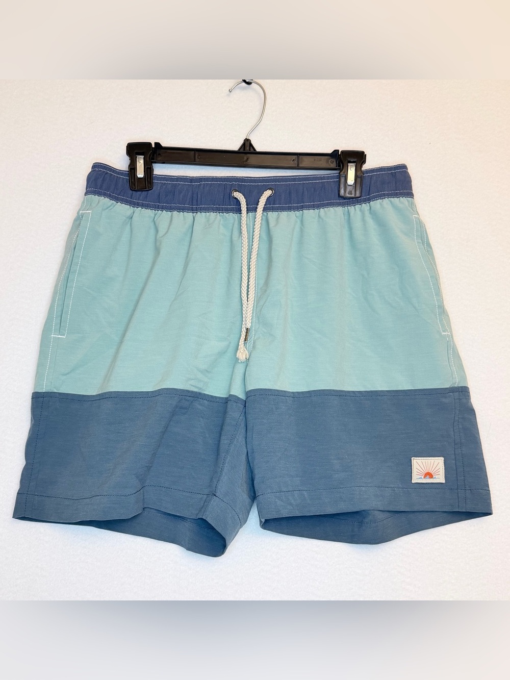 Faherty Beacon Swim Trunks Men’s L Blue Colorblock Lined Stretch Beach Shorts